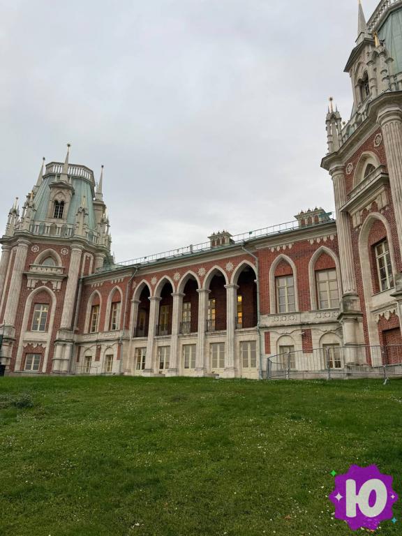 Дворец Царицыно снаружи
